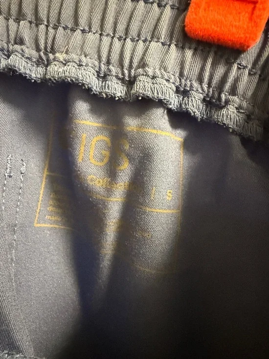 Figs Royal Blue Casma 2-pocket Scrub Top and Yola 11-pocket Scrub Pants. Size S - Picture 8 of 8